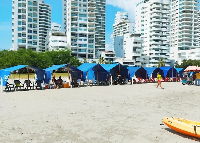 Casa Corozo Bocagrande A La Vuelta De La Playa - Casa De Playa Entera Para 40 Personas