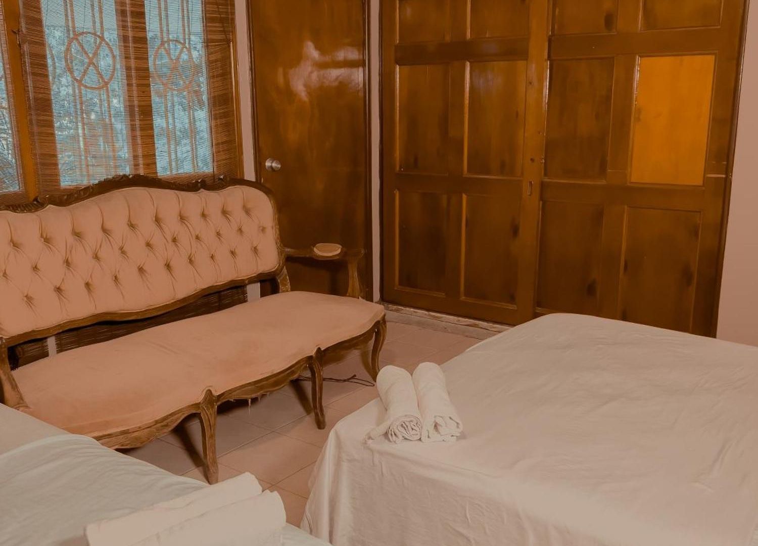 Homestay Casa Corozo Bocagrande A La Vuelta De La Playa - Casa De Playa Entera 40 Personas