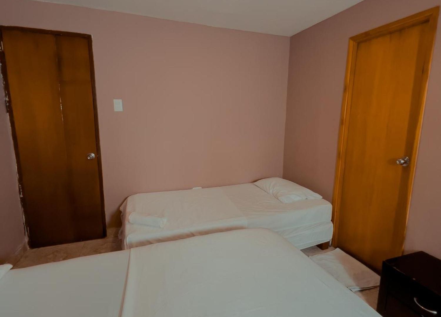 Homestay Casa Corozo Bocagrande A La Vuelta De La Playa - Casa De Playa Entera 40 Personas Cartagena