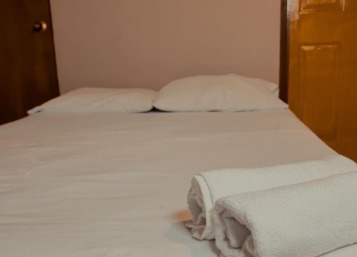 Homestay Casa Corozo Bocagrande A La Vuelta De La Playa - Casa De Playa Entera 40 Personas *