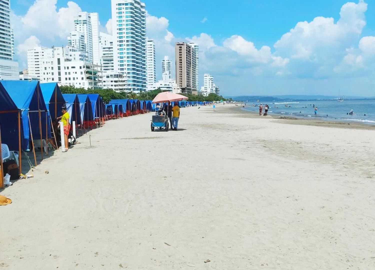 Casa Corozo Bocagrande A La Vuelta De La Playa - Casa De Playa Entera 40 Personas