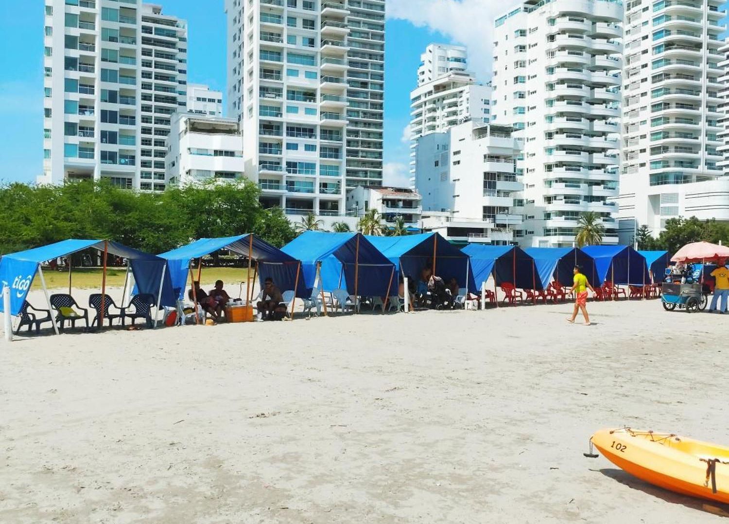 Casa Corozo Bocagrande A La Vuelta De La Playa - Casa De Playa Entera 40 Personas Homestay
