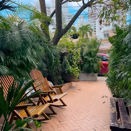 Casa Corozo Bocagrande A La Vuelta De La Playa - Casa De Playa Entera 40 Personas Homestay