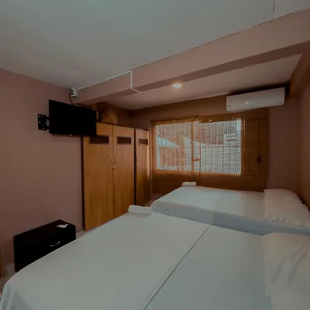 Casa Corozo Bocagrande A La Vuelta De La Playa - Casa De Playa Entera 40 Personas