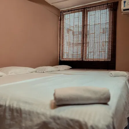 Homestay Casa Corozo Bocagrande A La Vuelta De La Playa - Casa De Playa Entera 40 Personas