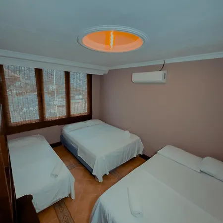 Casa Corozo Bocagrande A La Vuelta De La Playa - Casa De Playa Entera 40 Personas Homestay Cartagena
