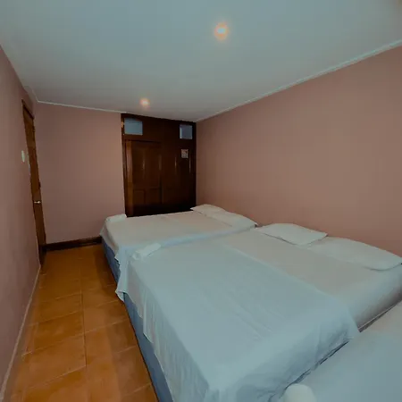 Casa Corozo Bocagrande A La Vuelta De La Playa - Casa De Playa Entera 40 Personas Homestay Cartagena