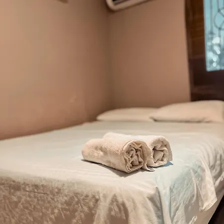 Casa Corozo Bocagrande A La Vuelta De La Playa - Casa De Playa Entera 40 Personas Cartagena