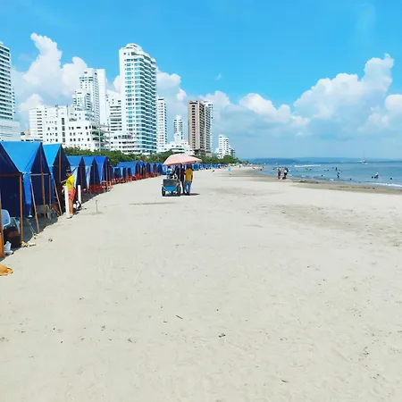 Casa Corozo Bocagrande A La Vuelta De La Playa - Casa De Playa Entera 40 Personas